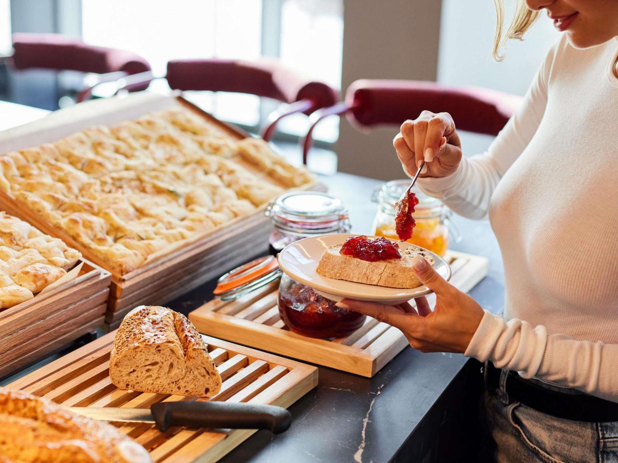 Tribe Manchester Airport By Accor เฮล ภายนอก รูปภาพ