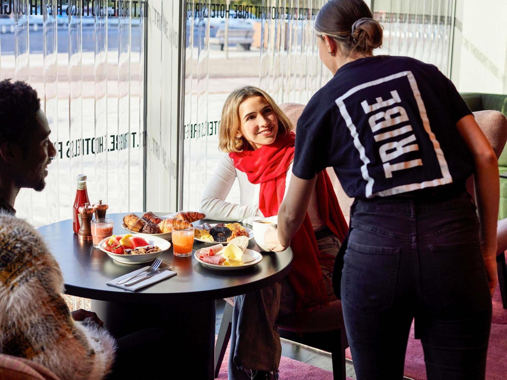 Tribe Manchester Airport By Accor เฮล ภายนอก รูปภาพ