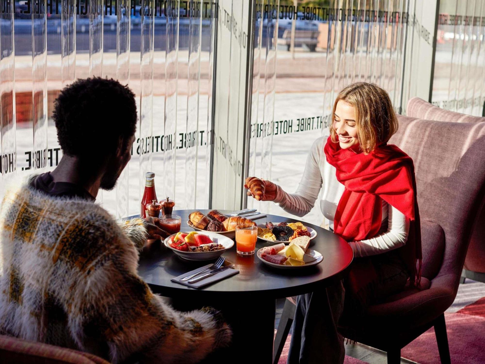 Tribe Manchester Airport By Accor เฮล ภายนอก รูปภาพ
